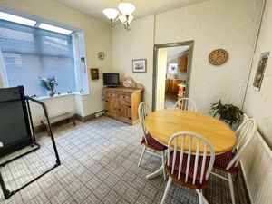 Breakfast Room- click for photo gallery